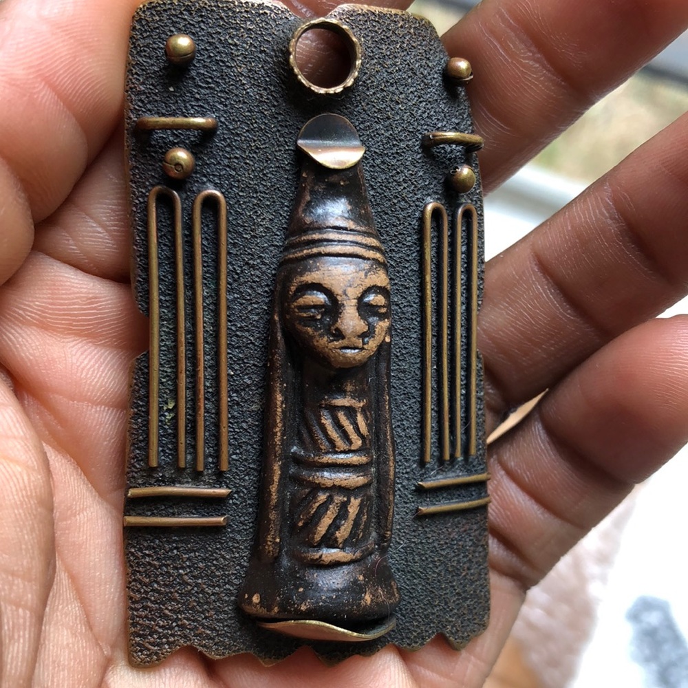 COLLECTIBLE ONE OF A KIND ANTIQUE TOTEM BROOCH